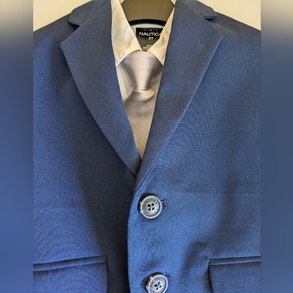 Nautica, 4 pc suit set, 2T - Picture 9 of 9